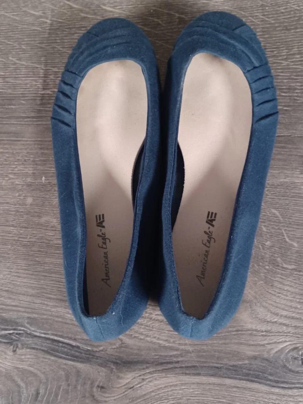 American Eagle Women's Size 7W Navy Blue Round Toe Pleated Ballet Flats